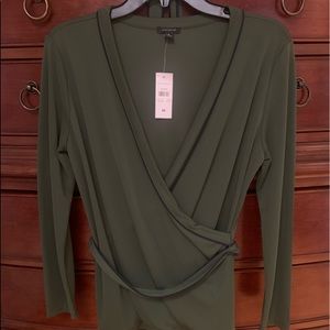 NWT Ann Taylor flattering faux wrap top Medium